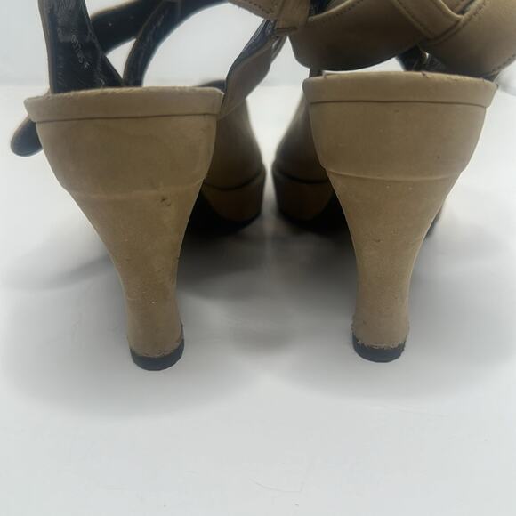 KARL LARGERFELD SAND TAN SUEDE PEEP TOE CrissCross STRAPS BACKLESS SANDAL SZ  7M - Picture 11 of 13